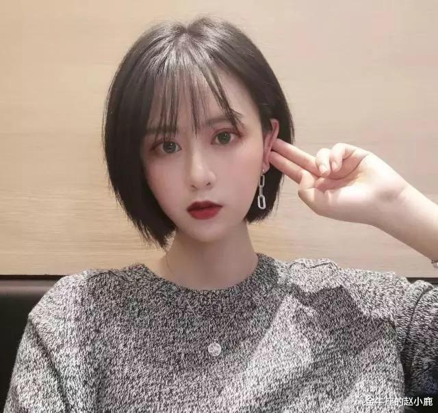 护肤品|女人过了40岁，不管长发还是短发，少弄这3款发型，显老没气质