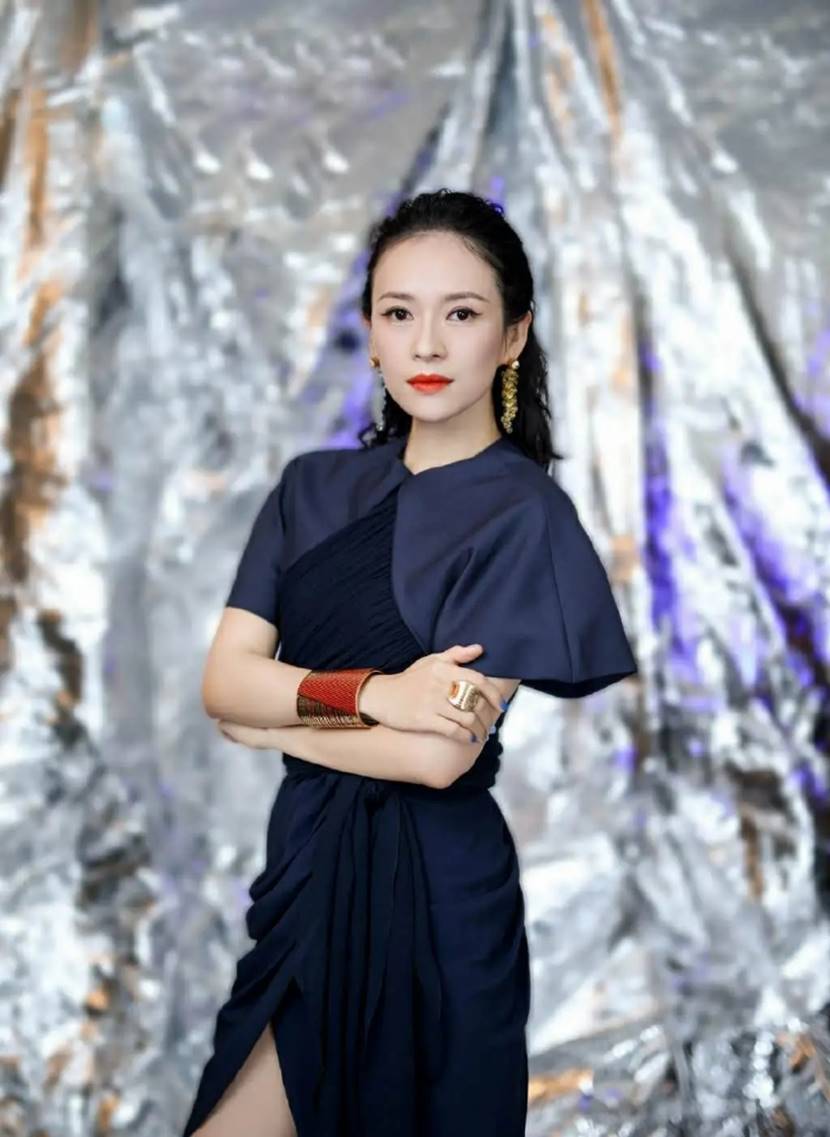 章子怡|章子怡被吐槽生子后变老，低调现身美容中心，状态又回春