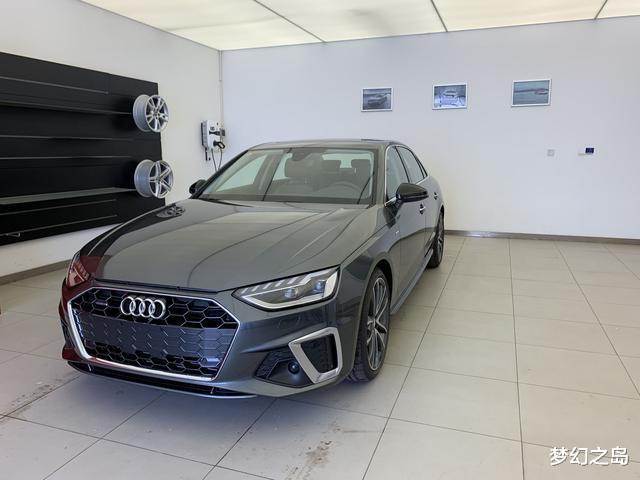「4s店」全网首提全新奥迪A4！对比同事的C级3系，车主：我必须说真话！