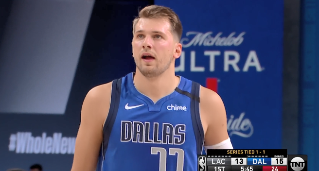 余杭区|快船单节轰45分，莱昂纳德遮天大帽+反击暴扣，东契奇10罚4中太惨