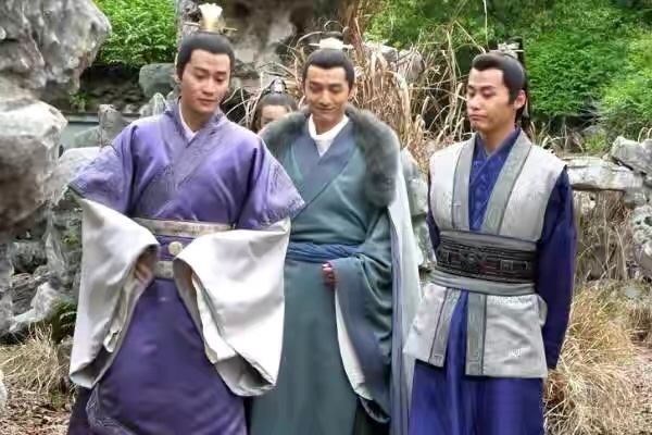 [电视剧]“明明很火，你却一集没看”的4部剧，全看过算你厉害了！