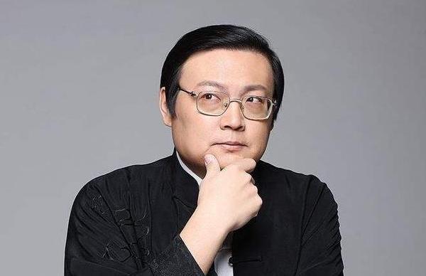 []老梁原形毕露？上知天文下知地理，幕后原因大跌眼镜