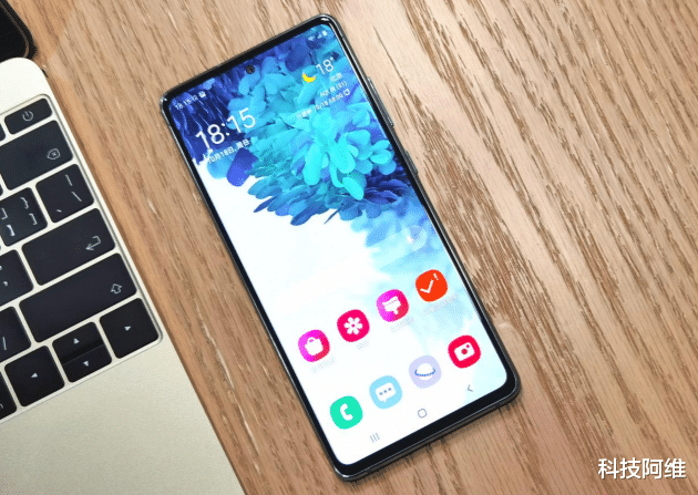 双十一|发布仅半个月变相下跌700元,120Hz+IP68,顶级防水旗舰处境尴尬