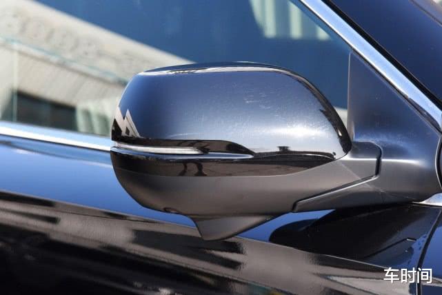 本田CRV▲本田又成功了，比探岳漂亮10倍，一箱油1081KM，3月销量远超CRV