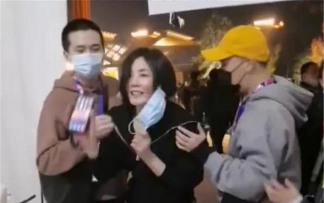 宋晓峰|他十六年前追不到王菲，如今和她女儿在一起，拿下两代明星的男人