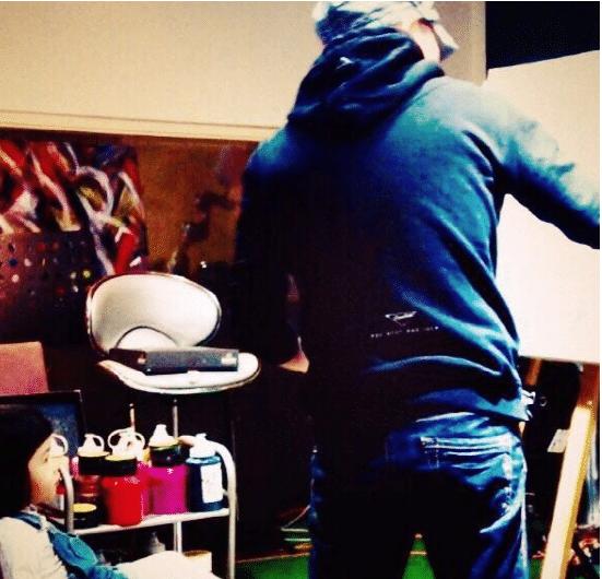 |朱茵晒出在香港的豪宅：整个卧室都用枫叶装饰，黄贯中太懂浪漫了