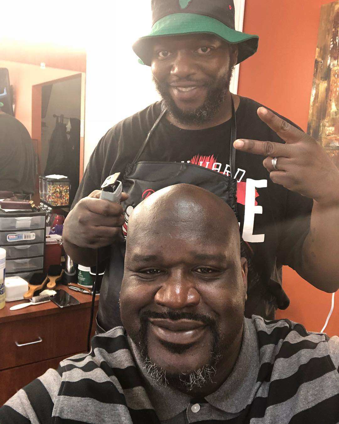 『』奥尼尔发文感叹头发越来越少，詹姆斯的评论一针见血，网友：老汉还说别人？