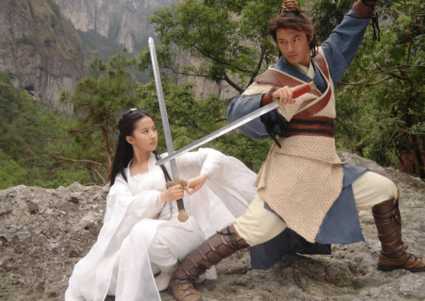 杨过|为演“杨过”不惜削骨整容，却被刘亦菲嫌丑拒绝，如今他红到高攀不起