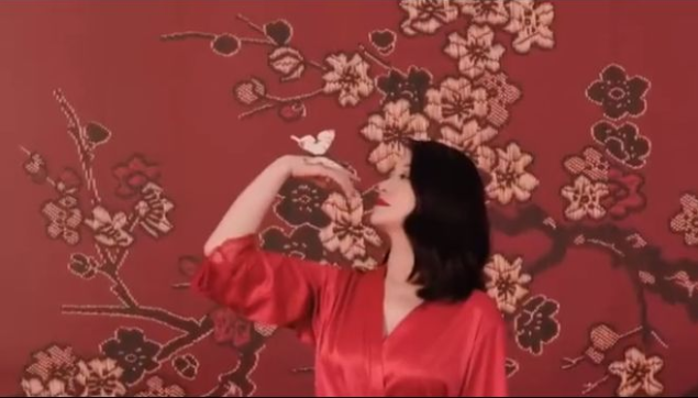 李小冉|时隔六年李小冉再次代言内衣！身材吊打林志玲，堪称人间“尤物”