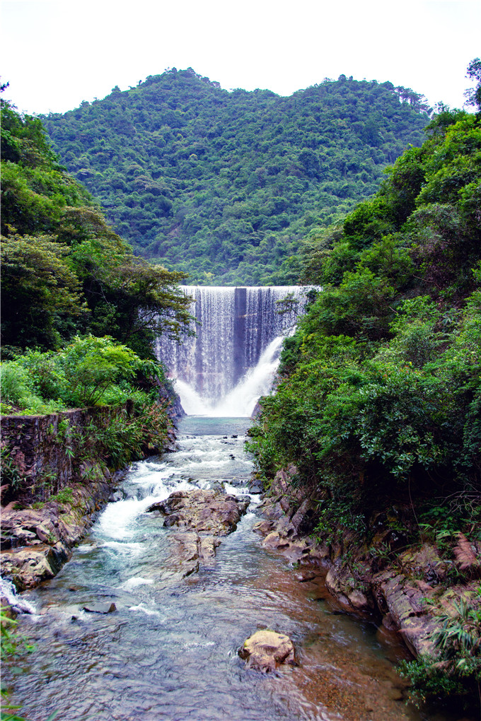 【漂流】清远很多景区有瀑布，游客看过后都说这个瀑布最壮观堪比黄果树