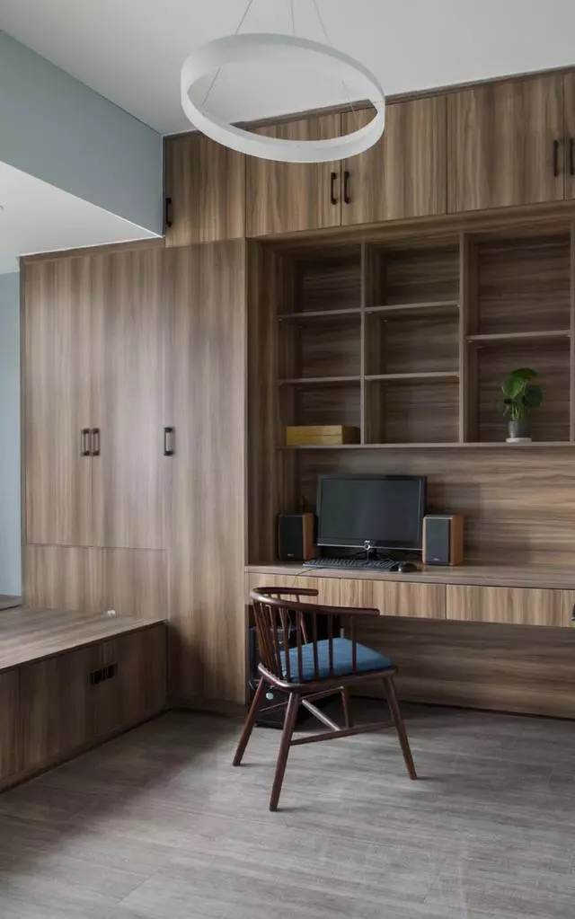 当简约遇上中式风时，空间以全新的方式表现出不一样的时尚气息