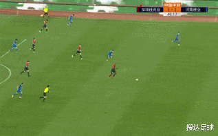 中国足协|2-1逆转！他们没有主教练却掀翻中超土豪，29岁锋霸疯狂滑跪庆祝