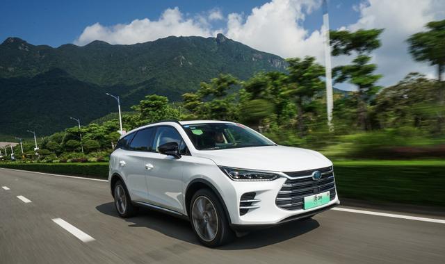 [吉利汽车]27万提了辆比亚迪唐DM，2个月后再开理想ONE，车主：差距一目了然