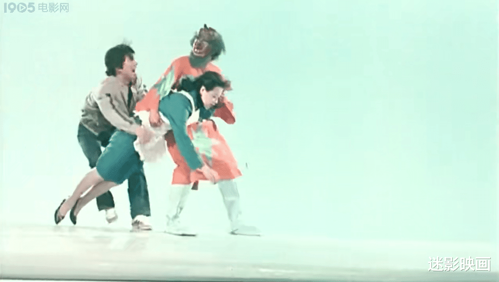 香港|中国无厘头电影鼻祖，功夫大战外星人，34年后再看依然笑死人！