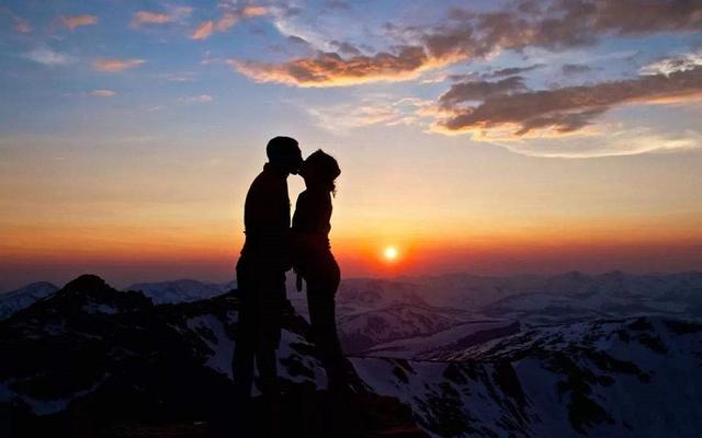 『陈果』陈果：从网红教师到“万人炮轰”，央视上将“耄耋”读成“毛至”