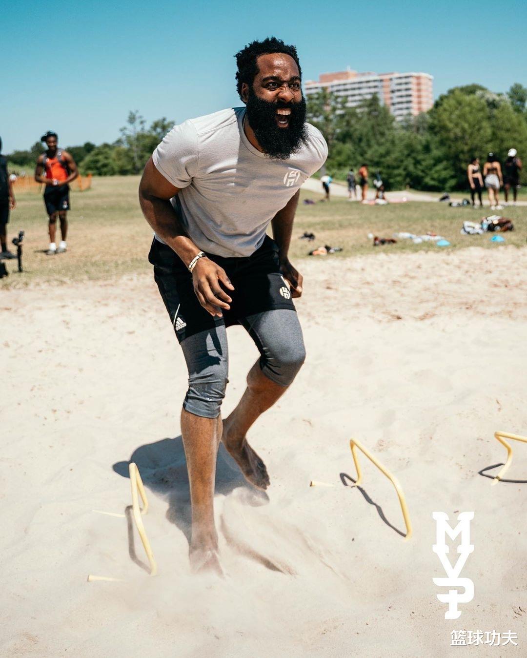 【詹姆斯·哈登】仅81天 哈登239巨人大变化 一个壮如霍华德 一个瘦如流浪汉藏危机