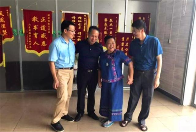 [清华大学]中国伟大“妈妈”: 87个“儿女”九成考上大学，11个清华、9个北大