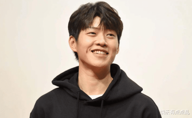 白敬亭|魏大勋表示剧组聚会根本不用想结账的事, 都是白敬亭, 理由让人笑翻