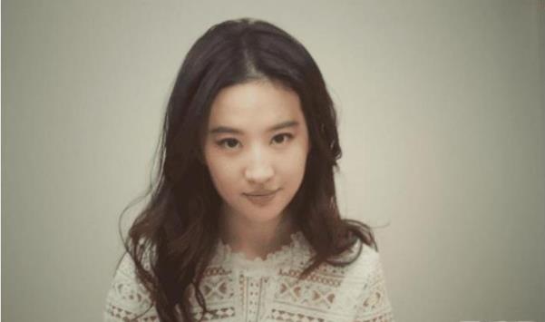 国籍：撤侨令下，回国“保命”的5位明星，可能面临“无籍可归”