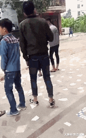 李玲玉|穿成这样也吸引不了男朋友，他是不是不爱我？妹子你来找我吧！哈哈哈哈