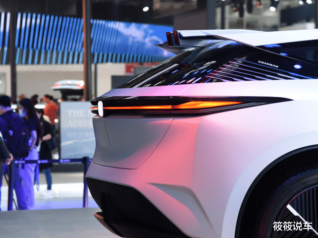 长安汽车|长安又来“搞事情”！新车长4米9左右，颜值堪比保时捷卡宴，配赛车方向盘