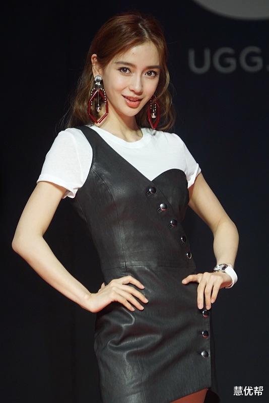 「Angelababy」Angelababy杨颖“黑色皮裙”，打破黑皮裙的“不能穿”规则