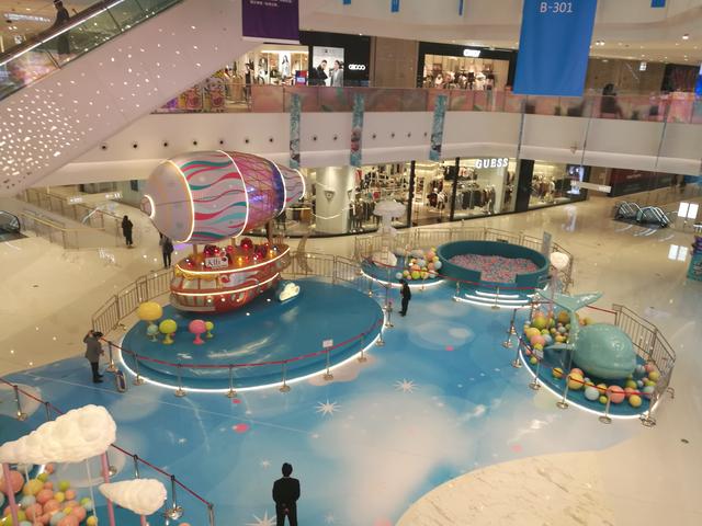 上海市闵行区的两个名副其实的购物中心：虹桥天地、虹桥天街