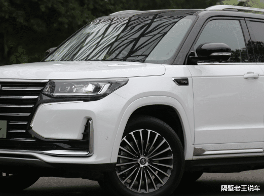 长安CS95|这款车上市前被吹上天，气场堪比BBA，如今直降2万却无人问津