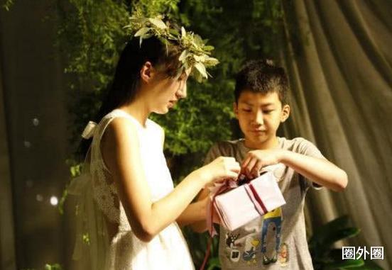 朱一龙|有种惊艳叫胡军女儿,19岁1米85,胡军为她差点怒砸宋丹丹