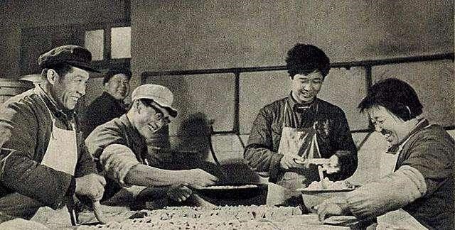 |70年代“下馆子”和现在差距有多大？顾客不是上帝，但比现在好？