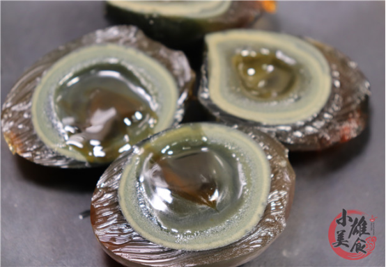 『皮蛋』买皮蛋，看见“这3种”扭头就走，10元9个也不要，老板从来不吃