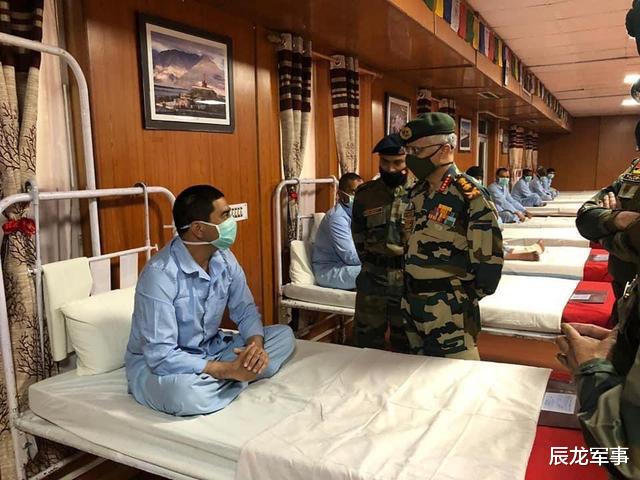 「印度」边境冲突印度多少人受伤？陆军参谋长抵达医院，伤员一眼望不到头