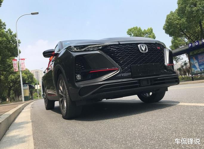 长安CS75|这车成功了，蓝鲸2.0T+爱信8AT，价比逍客还便宜，月销紧跟哈弗H6