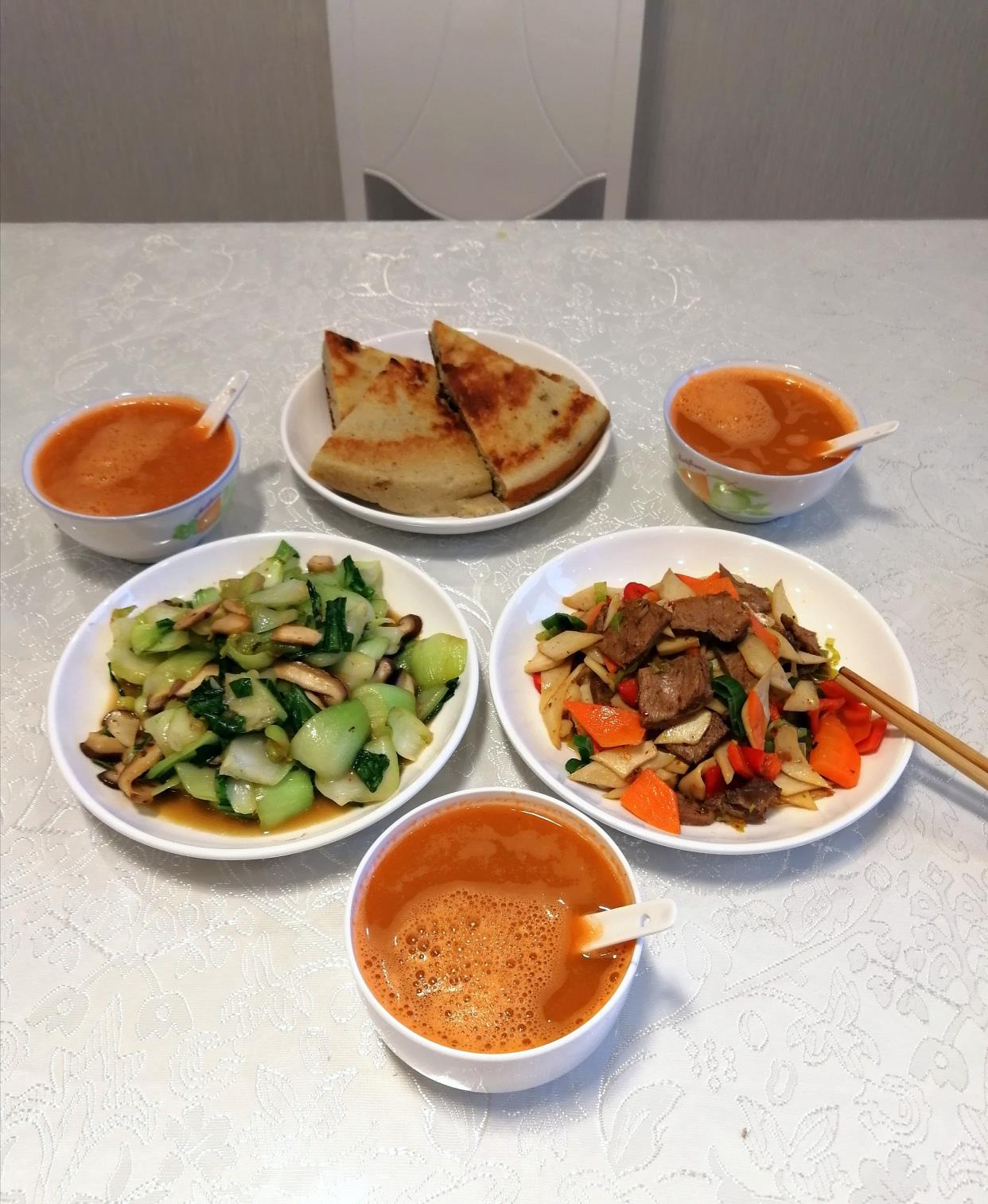 麻婆豆腐■终于知道我家人为啥吃不胖了，看看晚餐就知道，网友：省钱还减肥