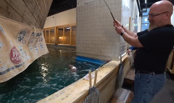 餐厅@日本最火爆的餐厅，想吃鱼就得自己钓，简直太霸气了！