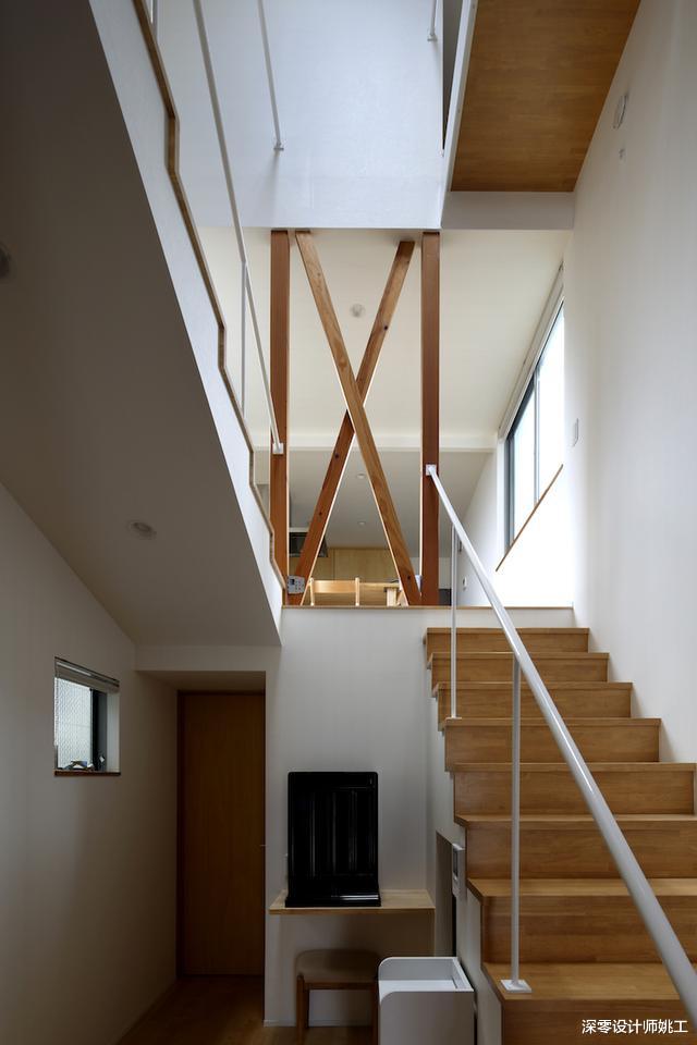 |房子窄不甘心，左右错开搭建楼板，2层住宅硬被改成小4层