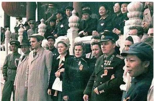 「苏联」苏联专家被迫撤离前，悄悄留下机密数据：像拧毛巾把知道的拧干净