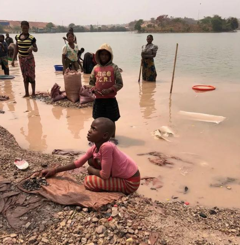 丰田汉兰达|每辆特斯拉的背后，都可能滴着刚果儿童的泪水