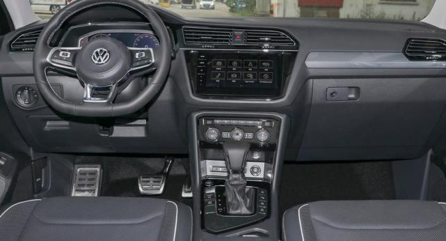 大众途观|途观l跌至14.42万，带全景天窗，你会选荣放，还是买途观l？