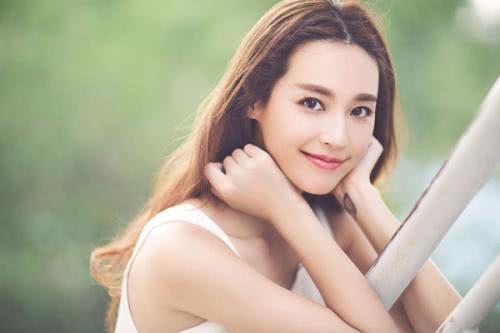 配音|24岁未婚先孕,34岁惨遭影帝丈夫抛弃,如今37岁再度爆红