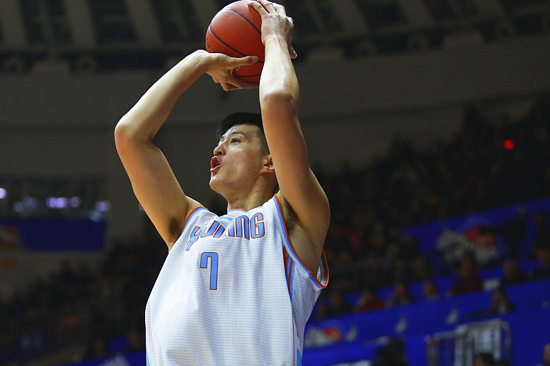 「新疆男篮」宏远内线最佳引援之人！今夏最有可能离开新疆，或许将助力易建联
