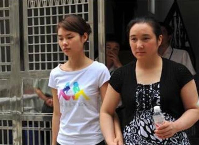 『湖北』湖北大案:11年前,那个轰动一时的服务员邓玉娇,如今怎么样了?