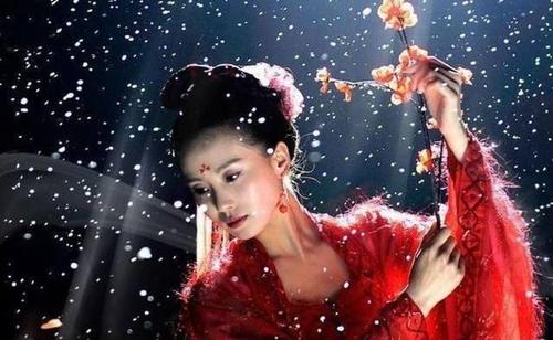【刘诗诗】刘诗诗复出后资源太好，网友：人淡如菊的人设都是假象