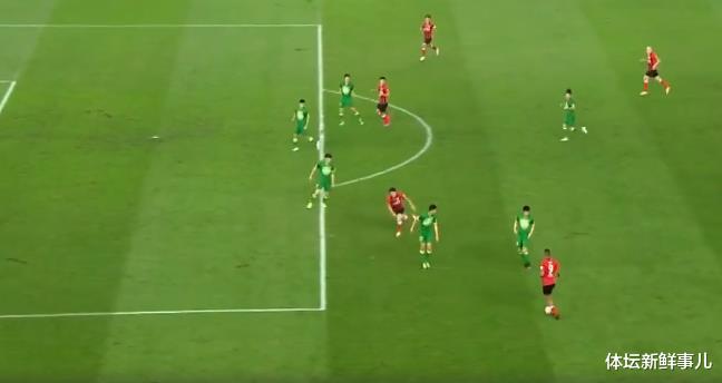 上海上港|输球又输人！上港1-2国安，徐江曝内情，胡尔克遭炮轰，谁注意巴坎布举动