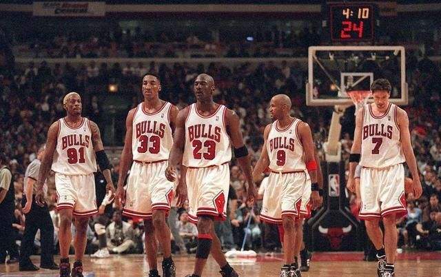 迈克尔·乔丹：为什么没有人说乔丹抱团？