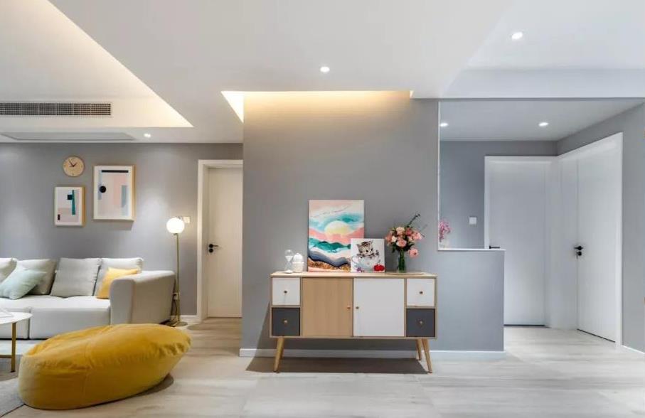 ：进门就是客厅和餐厅的户型，怎样设计玄关？