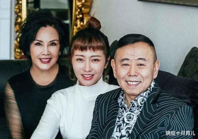 #潘长江#女儿成功躲掉潘长江的基因，却在儿子上发挥，果然这是命