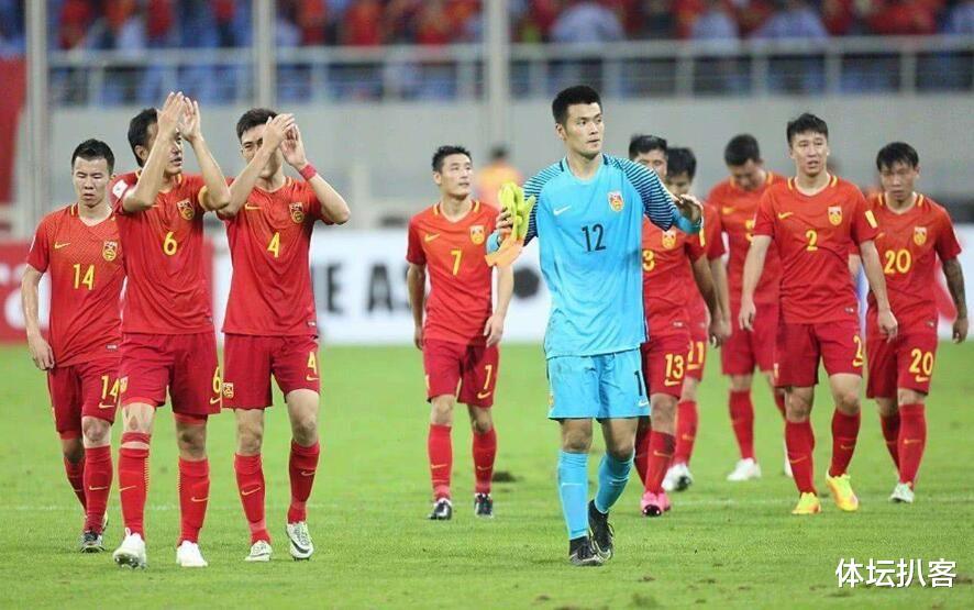 金莎|曝西安足球场禁止踢球，门卫大爷回应：规定不合理，但只能执行！