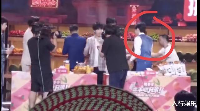 「迪丽热巴」热巴被变态骚扰现场反应：王一博觉出不对、汪涵控场、大张伟保护