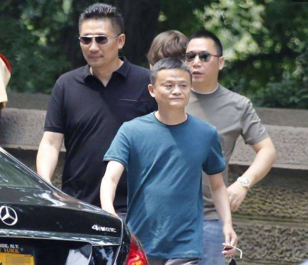 减持|马云、马化腾、黄铮都套现几百亿上千亿，首富们都预料到了什么？